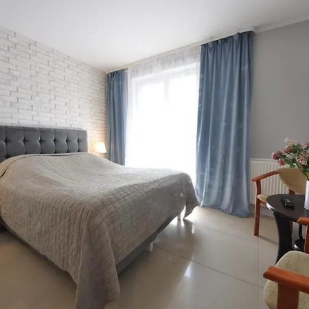 Ambasador Villa, 150m Do Plazy, Przy Centrum Homestay szállás *